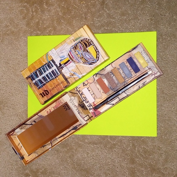 Urban Decay Other - **NWT** URBAN DECAY JEAN-MICHAEL BASQUIAT GOLD GRIOT EYESHADOW PALETTE